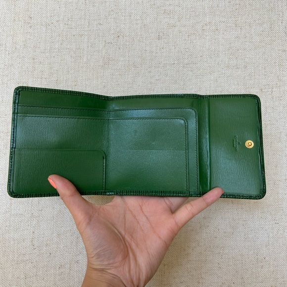 Louis Vuitton Green Epi Elise Wallet - Picture 4 of 11
